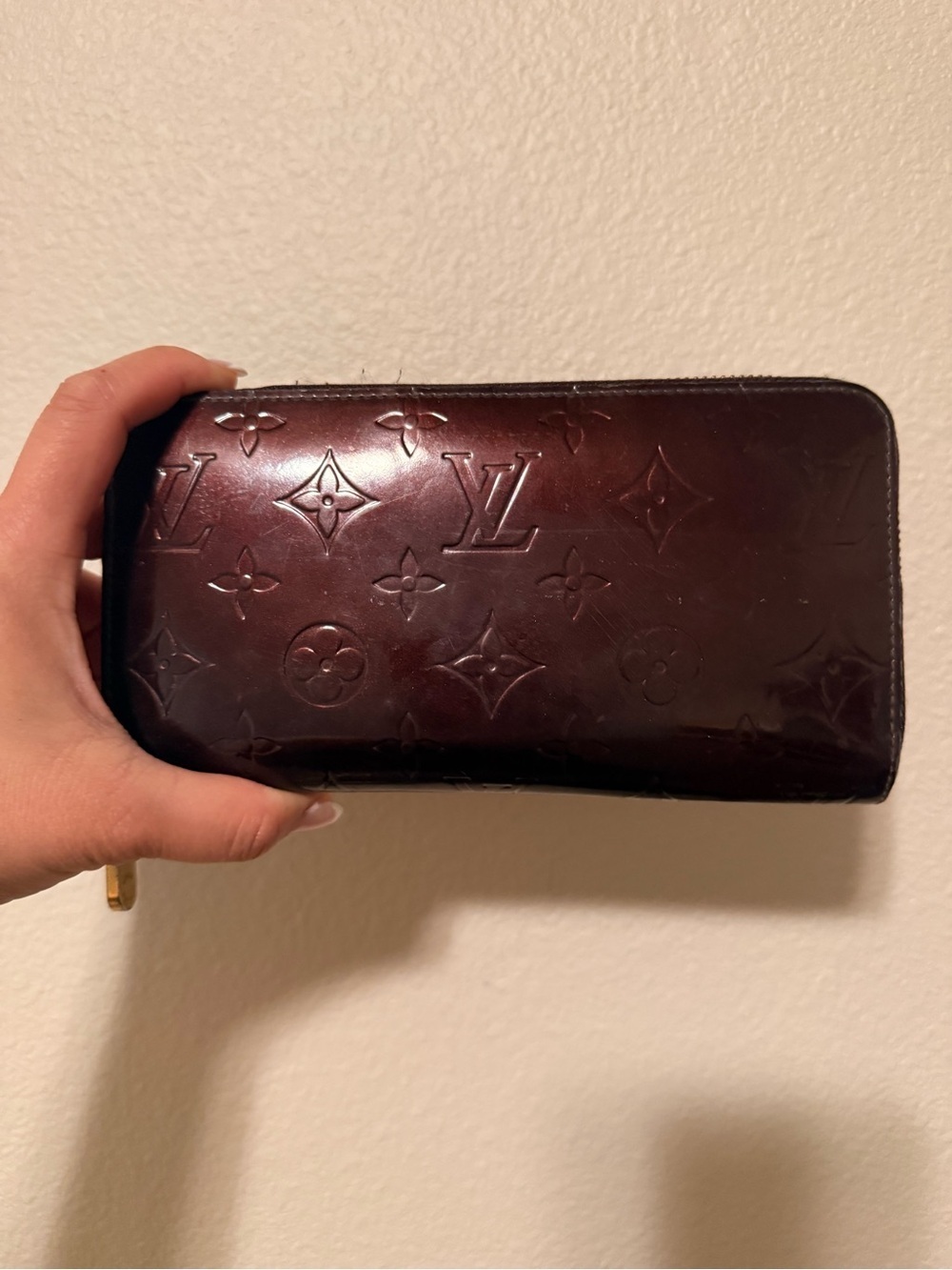 Louis Vuitton Amarante Vernis Zippy Wallet in Monogram CA4100